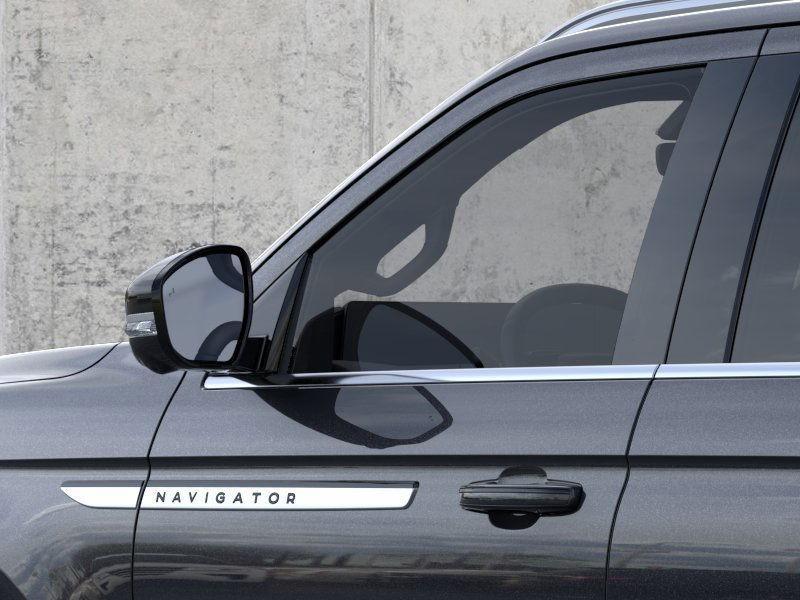 new 2025 Lincoln Navigator car, priced at $98,206