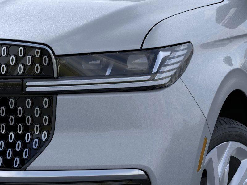 new 2025 Lincoln Navigator car, priced at $104,845