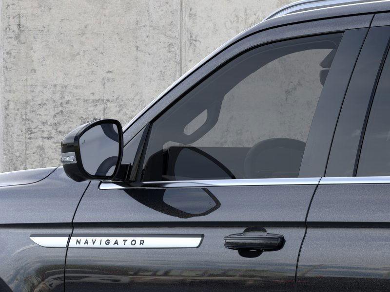 new 2025 Lincoln Navigator car, priced at $97,910