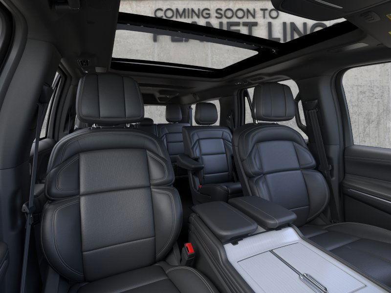 new 2025 Lincoln Navigator car, priced at $104,437