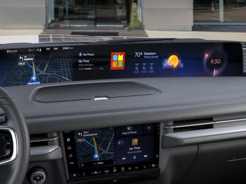 new 2025 Lincoln Navigator car, priced at $97,910