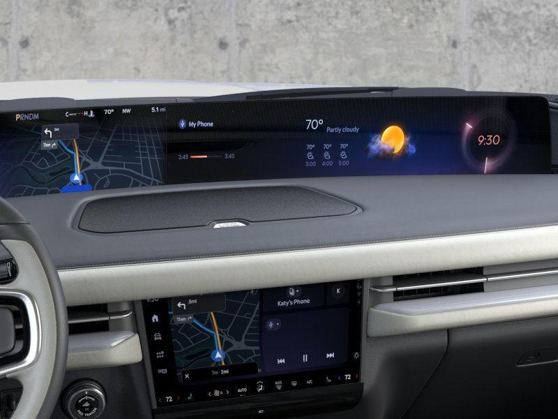 new 2025 Lincoln Navigator car, priced at $104,442