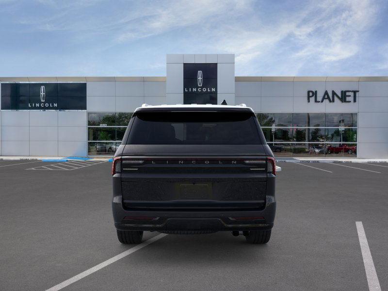 new 2025 Lincoln Navigator car, priced at $118,590