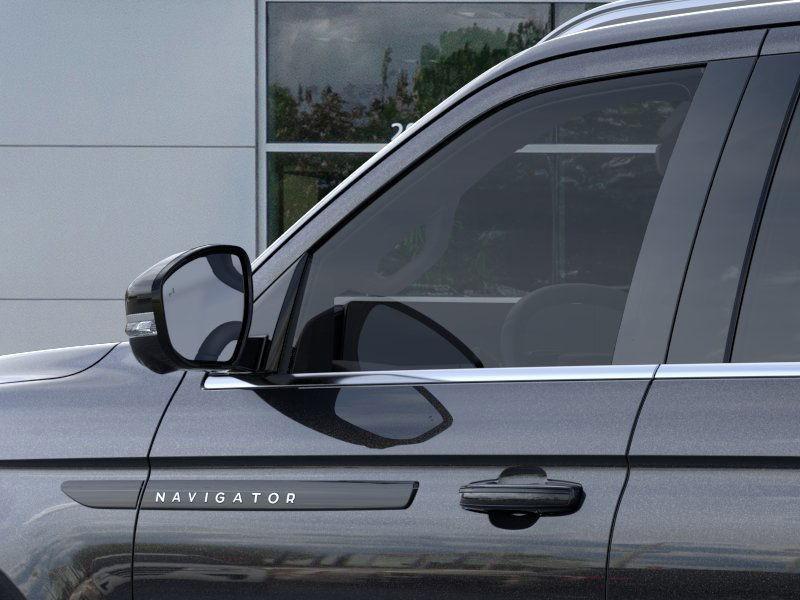new 2025 Lincoln Navigator car, priced at $118,590
