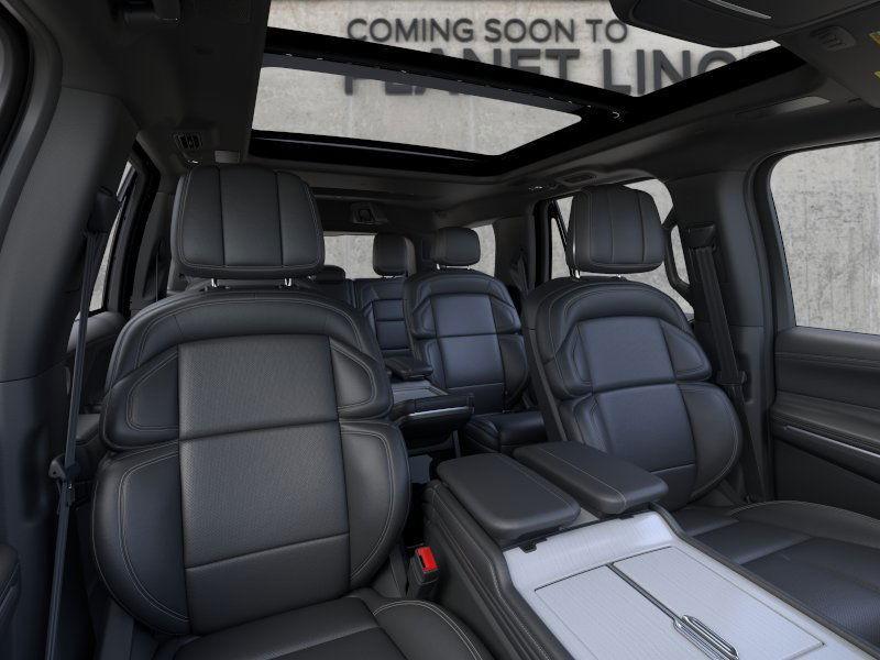 new 2025 Lincoln Navigator car, priced at $104,542