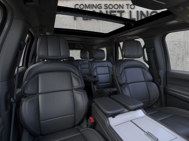 new 2025 Lincoln Navigator car, priced at $101,566