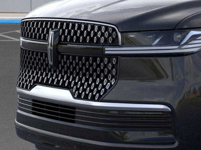 new 2025 Lincoln Navigator car, priced at $100,357