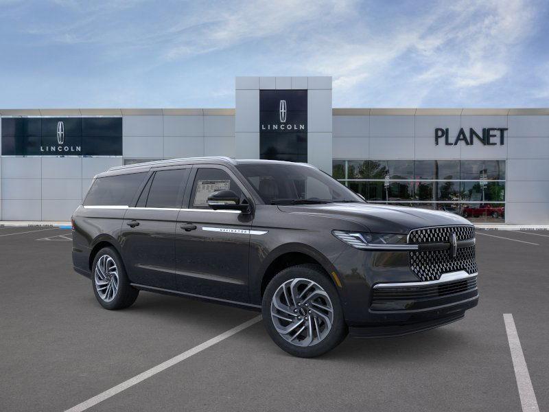 new 2025 Lincoln Navigator car, priced at $100,357