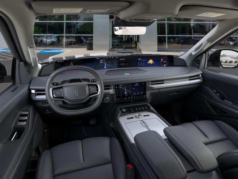 new 2025 Lincoln Navigator car, priced at $100,357