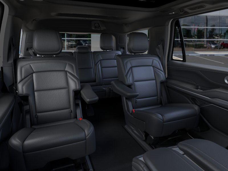 new 2025 Lincoln Navigator car, priced at $101,182