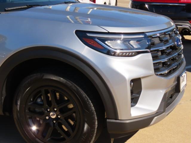 used 2025 Ford Explorer car, priced at $35,911