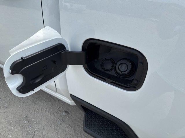 new 2025 GMC Sierra 2500 car, priced at $72,380