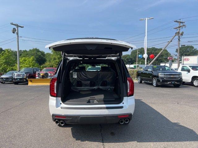 new 2024 GMC Yukon XL car, priced at $100,177