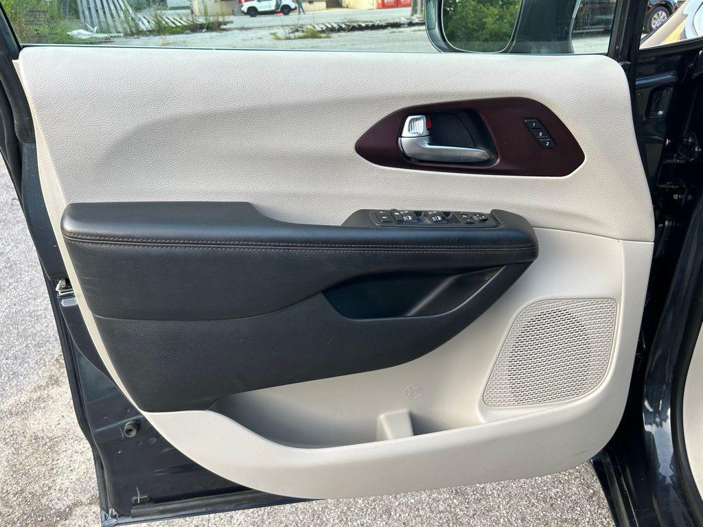 used 2020 Chrysler Pacifica car, priced at $19,450