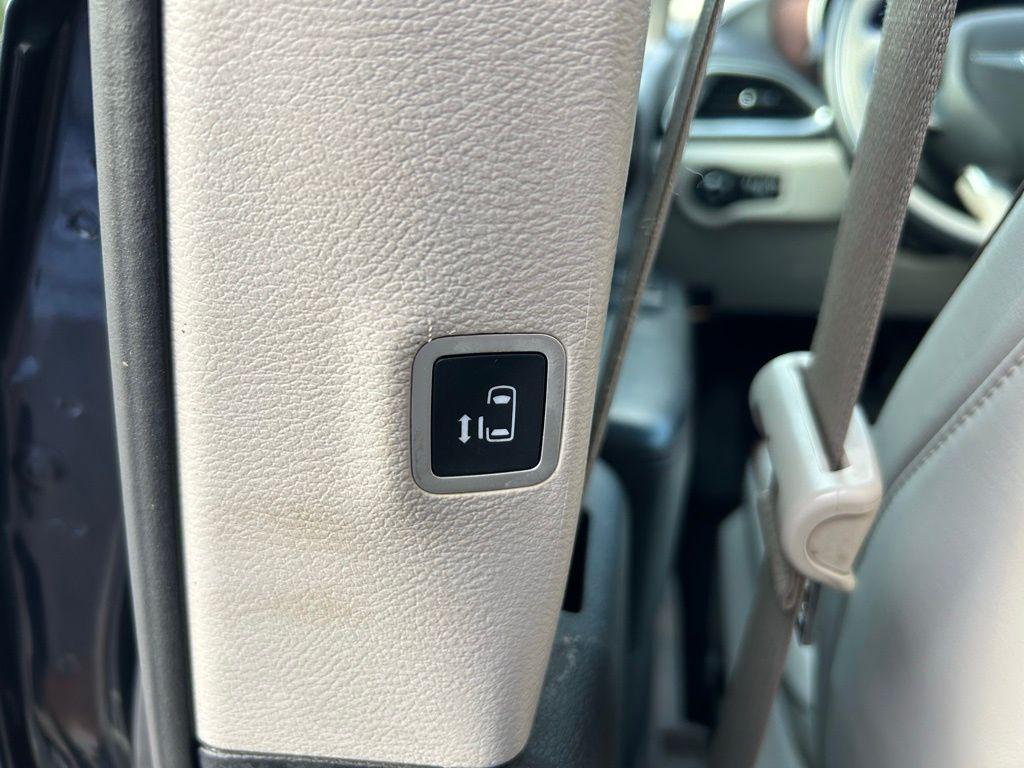 used 2020 Chrysler Pacifica car, priced at $19,450