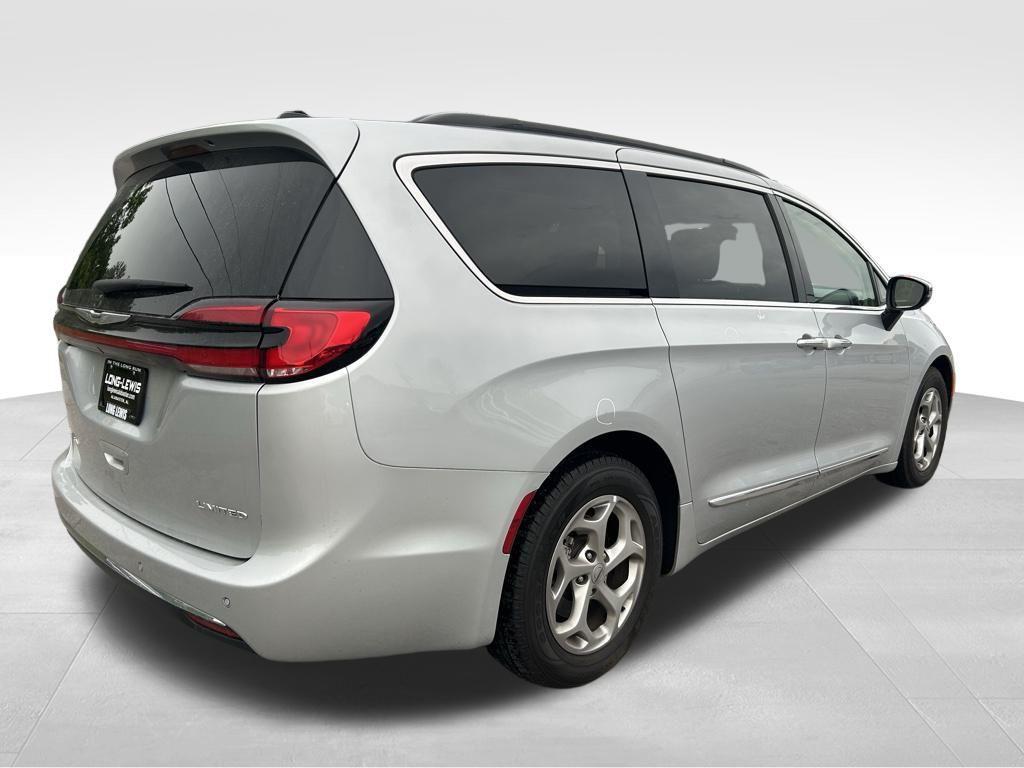 used 2023 Chrysler Pacifica car, priced at $25,106