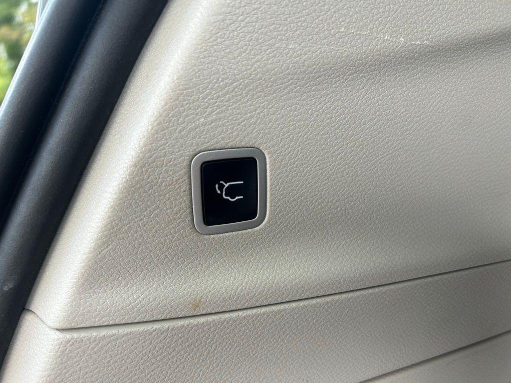 used 2022 Chrysler Pacifica car, priced at $18,861