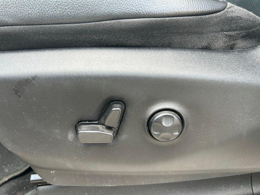 used 2022 Chrysler Pacifica car, priced at $18,861