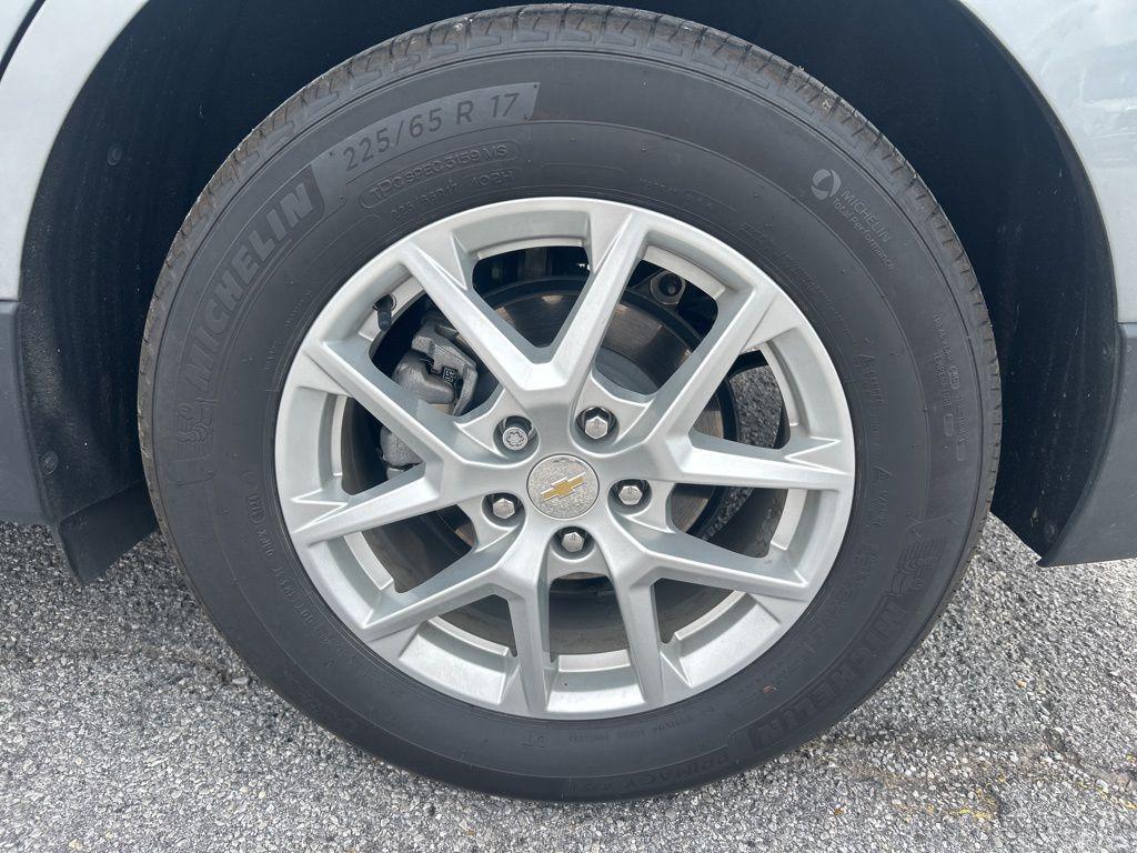 used 2024 Chevrolet Equinox car, priced at $20,899