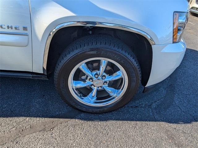 used 2008 Chevrolet Avalanche car, priced at $15,988