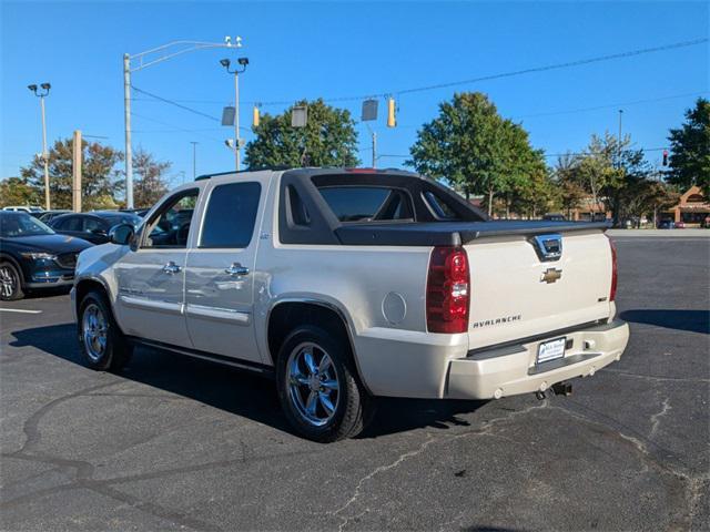 used 2008 Chevrolet Avalanche car, priced at $15,988