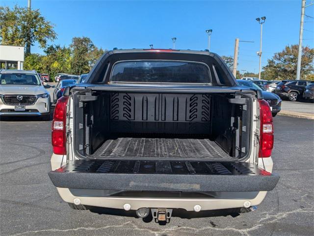 used 2008 Chevrolet Avalanche car, priced at $15,988