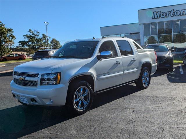 used 2008 Chevrolet Avalanche car, priced at $15,988