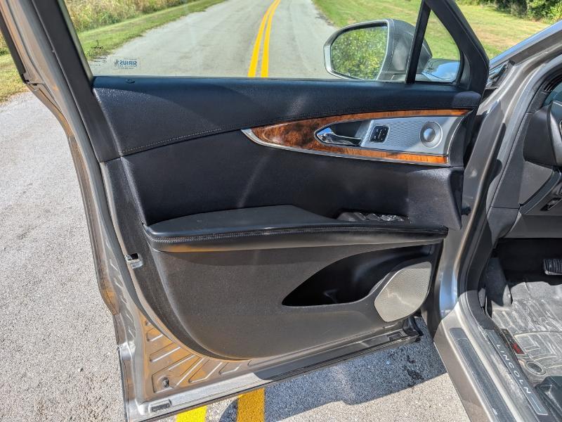 used 2016 Lincoln MKX car, priced at $13,900