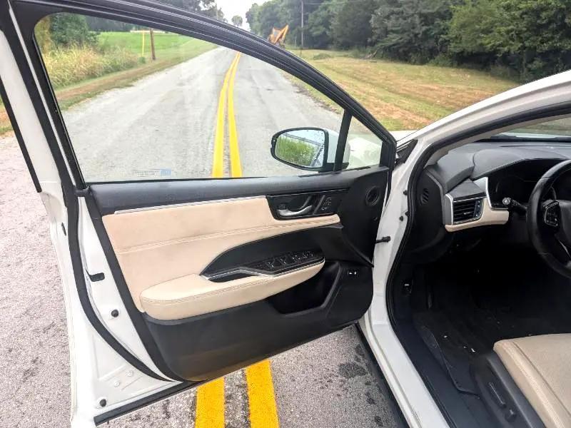 used 2018 Honda Clarity Plug-In Hybrid car, priced at $10,900