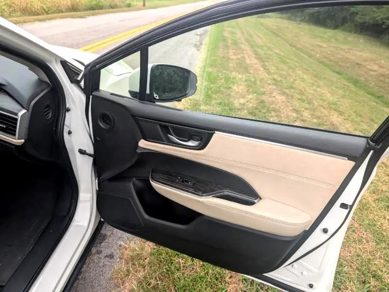 used 2018 Honda Clarity Plug-In Hybrid car, priced at $10,900