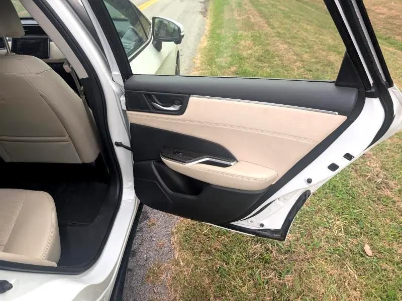 used 2018 Honda Clarity Plug-In Hybrid car, priced at $10,900