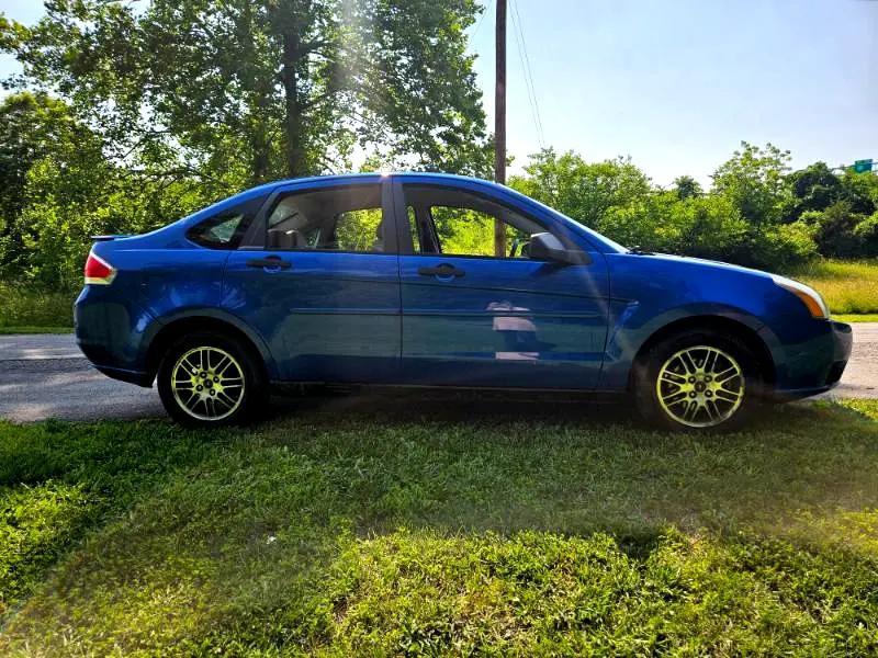 used 2011 Ford Focus car, priced at $5,900