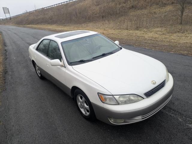 used 1998 Lexus ES 300 car, priced at $4,900