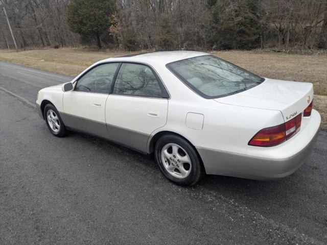 used 1998 Lexus ES 300 car, priced at $4,900