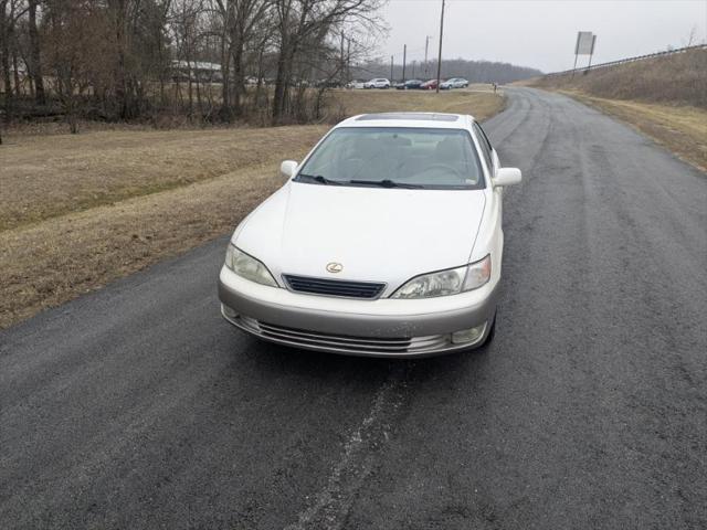 used 1998 Lexus ES 300 car, priced at $4,900