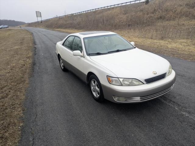 used 1998 Lexus ES 300 car, priced at $4,900