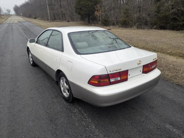 used 1998 Lexus ES 300 car, priced at $4,900