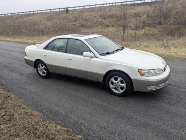 used 1998 Lexus ES 300 car, priced at $4,900