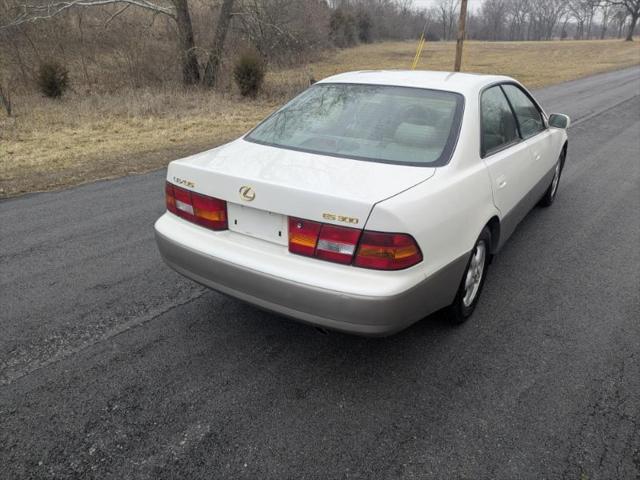 used 1998 Lexus ES 300 car, priced at $4,900