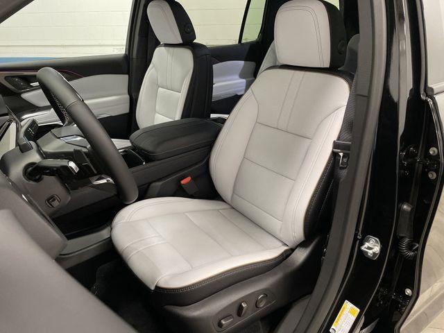 new 2025 Chevrolet Traverse car, priced at $57,594