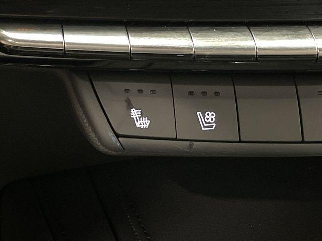 used 2024 Cadillac XT4 car, priced at $36,889