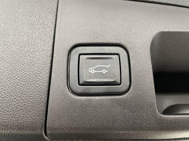 used 2022 Cadillac XT5 car, priced at $34,150