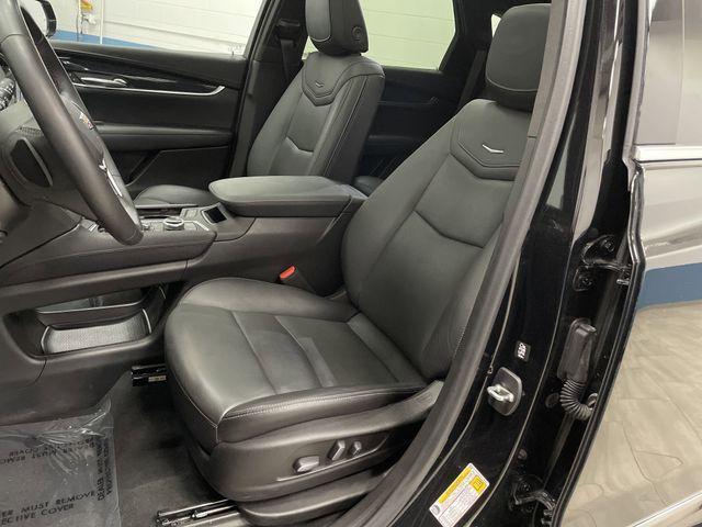 used 2022 Cadillac XT5 car, priced at $34,150