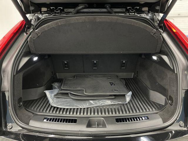 used 2024 Cadillac XT4 car, priced at $36,559
