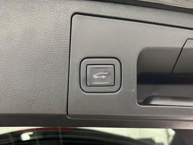 used 2024 Cadillac XT4 car, priced at $36,559
