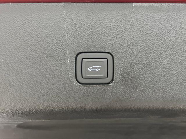 used 2023 Chevrolet Traverse car, priced at $35,810