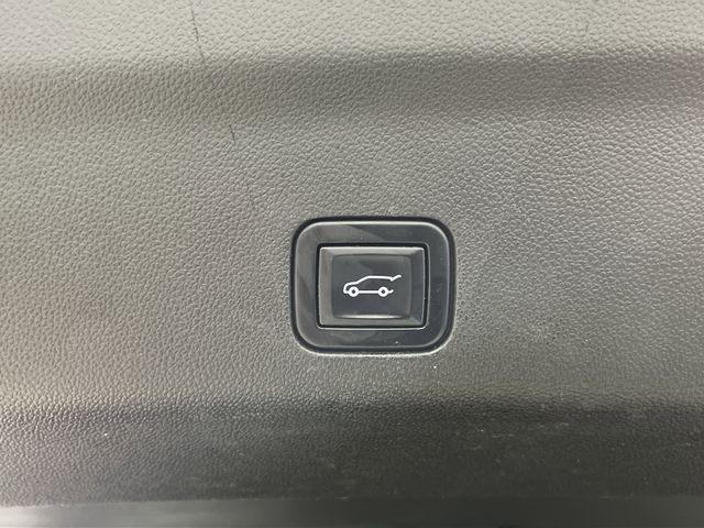 used 2022 GMC Yukon XL car, priced at $48,485