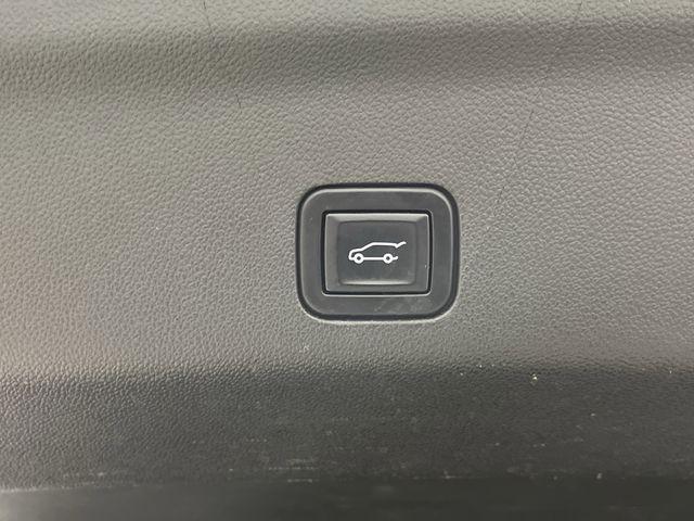 used 2022 GMC Yukon XL car, priced at $56,995