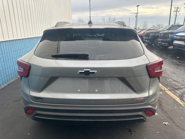 used 2024 Chevrolet Trax car, priced at $23,554
