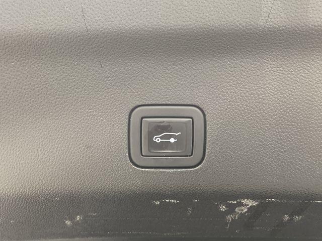 used 2023 GMC Yukon XL car, priced at $62,093